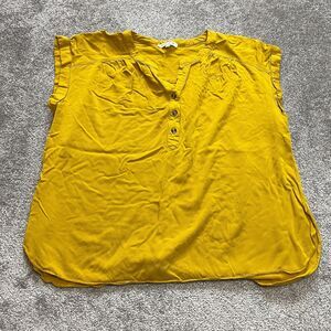 Rose + Olive Blouse Shirt Womens 1X Yellow Rolled Cuff Cap Sleeves Soft Rayon